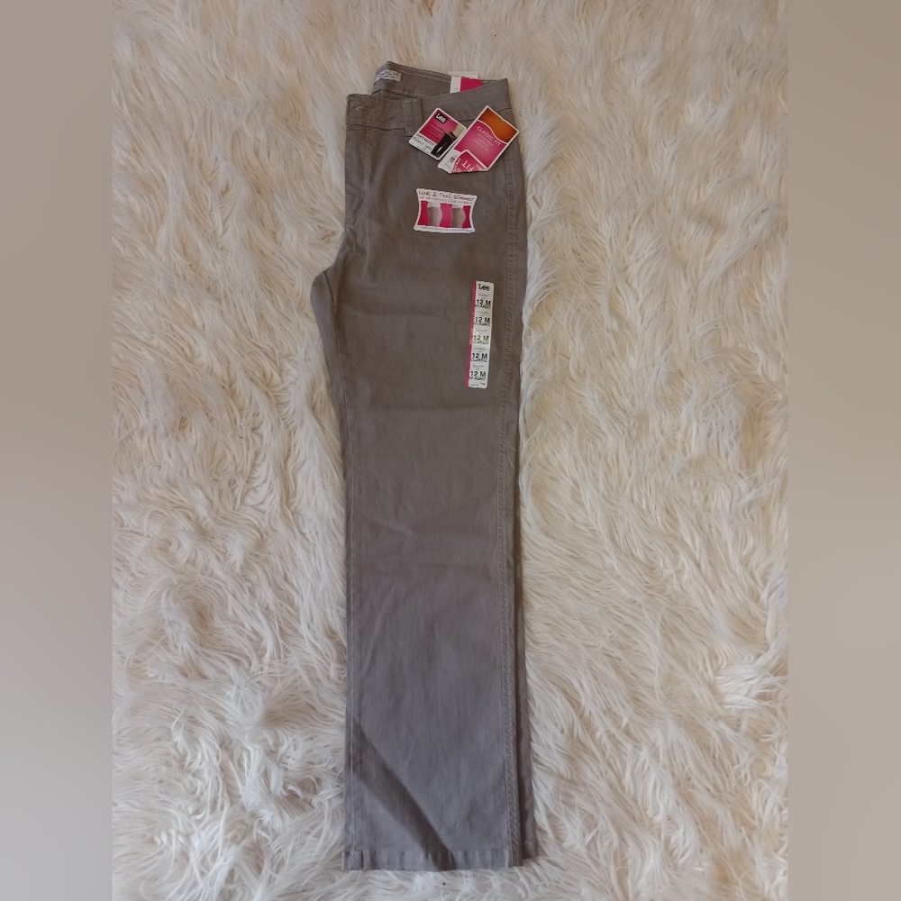 Lee Women's Classic Fit Straight Leg Size 12 M